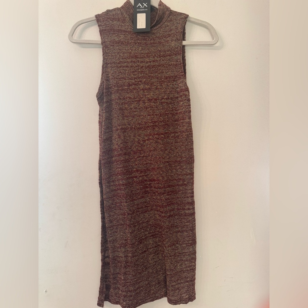 NWT AX Paris Size Small Paris Burgundy and Gold Knit Top